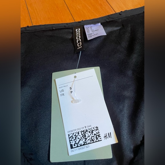 Brand new H&M dress🧡 - Picture 2 of 2